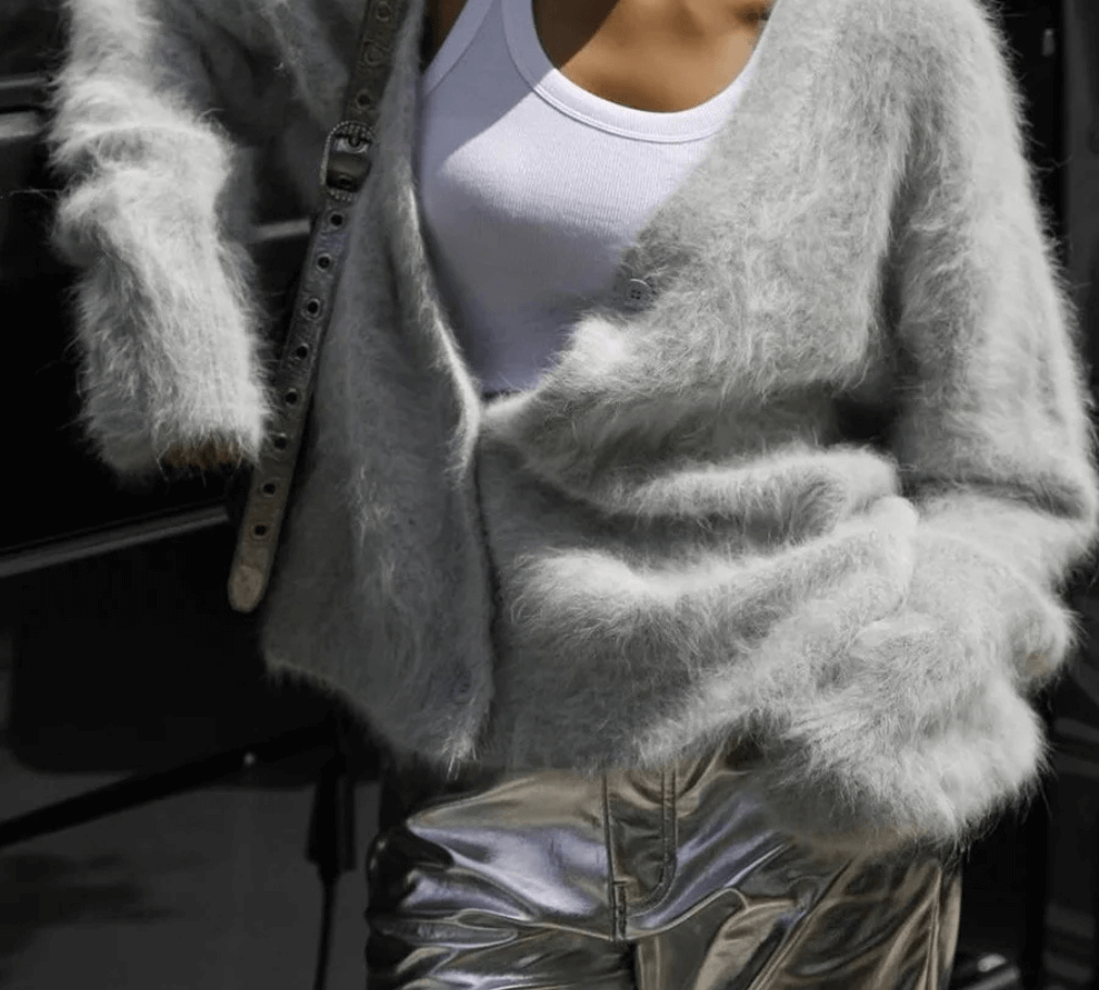 Flauschig elegantes Cardigan - wie eine zarte Liebkosung auf Deine weiche Haut