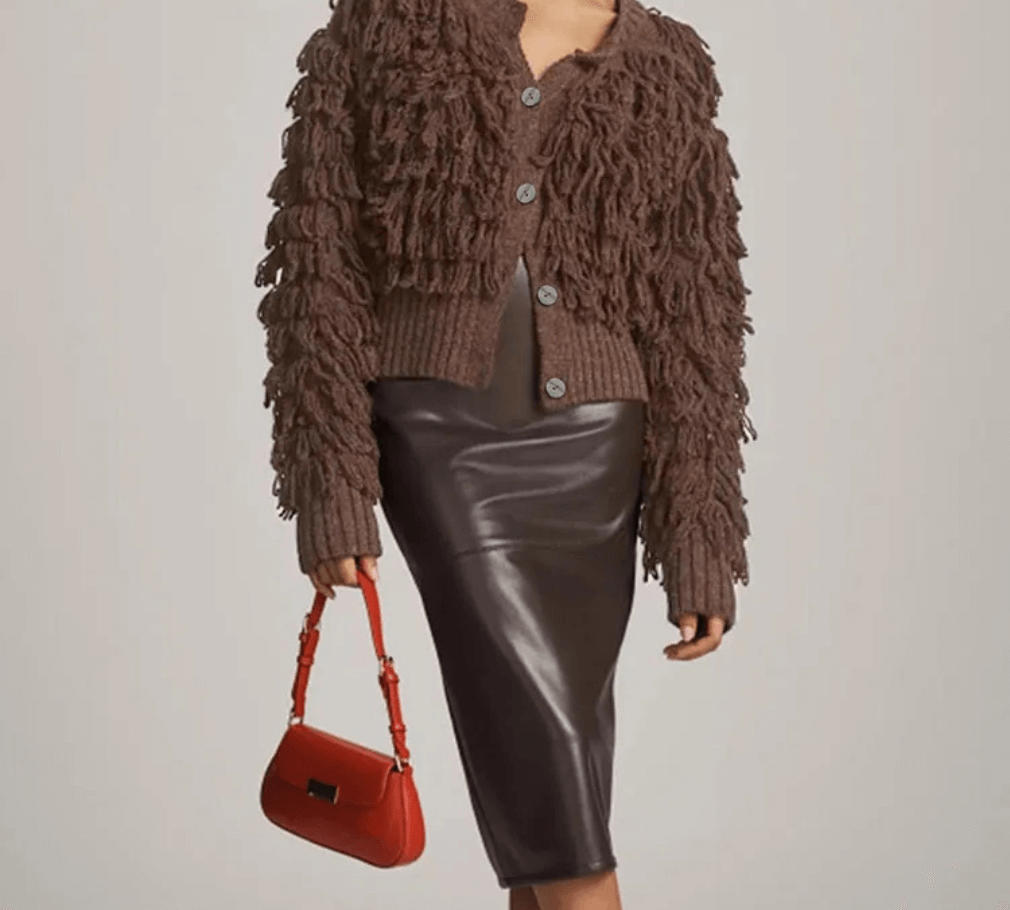 Strickjacke mit Fransen - ein Ausdruck von Mut und Stilgefühl