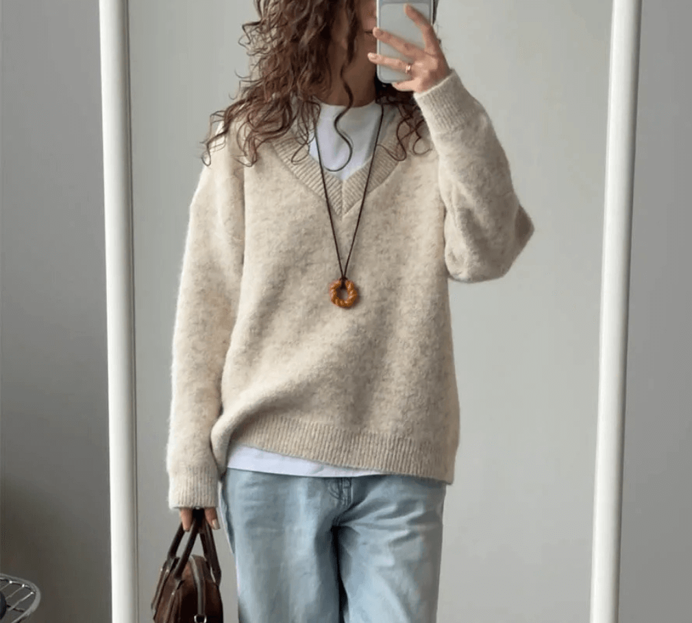 Hochwertiger V-Ausschnitt Pullover mit passendem Schal - Garantiert Dein neues Lieblings-Set