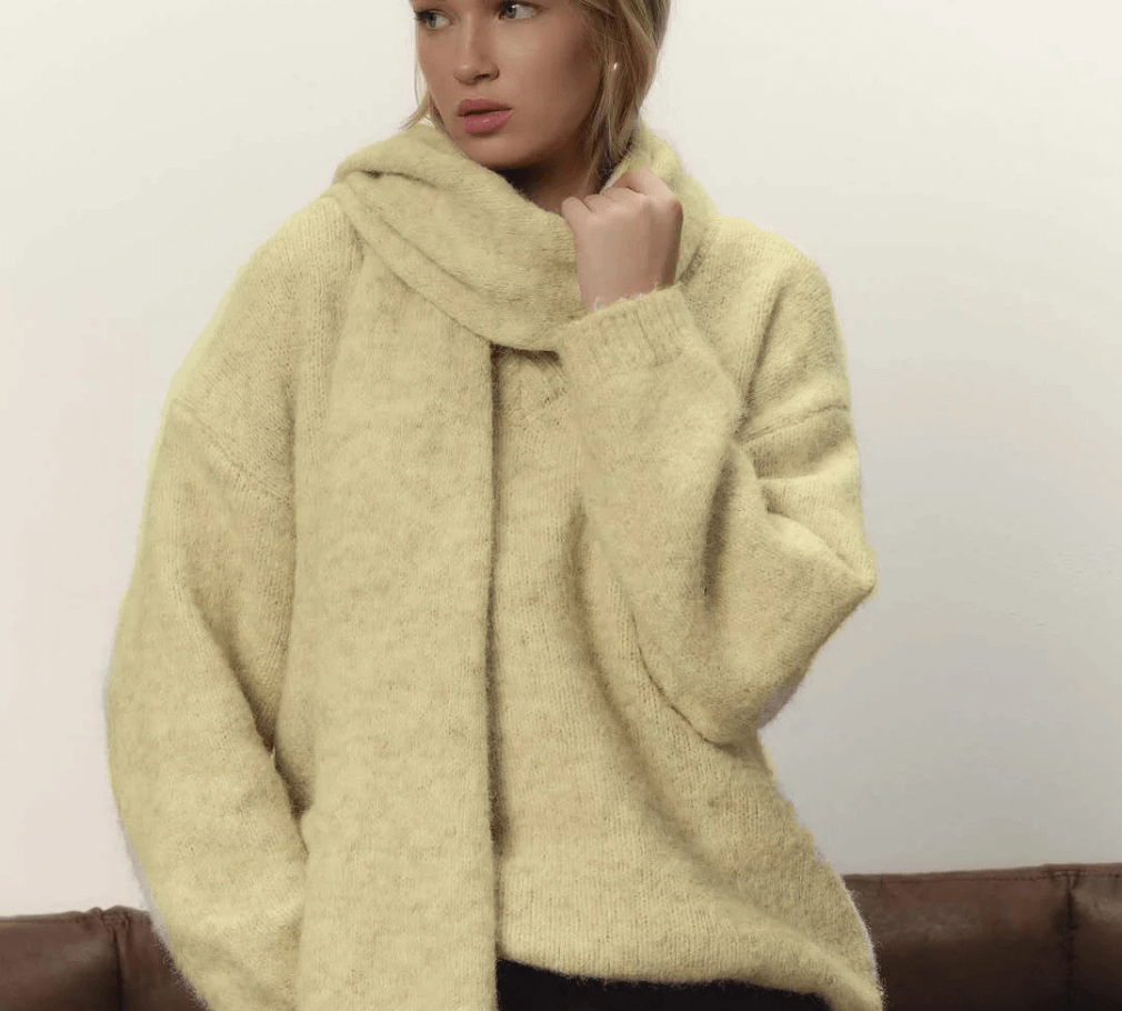 Hochwertiger V-Ausschnitt Pullover mit passendem Schal - Garantiert Dein neues Lieblings-Set