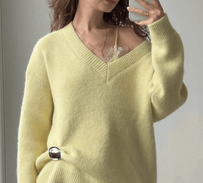 Hochwertiger V-Ausschnitt Pullover mit passendem Schal - Garantiert Dein neues Lieblings-Set