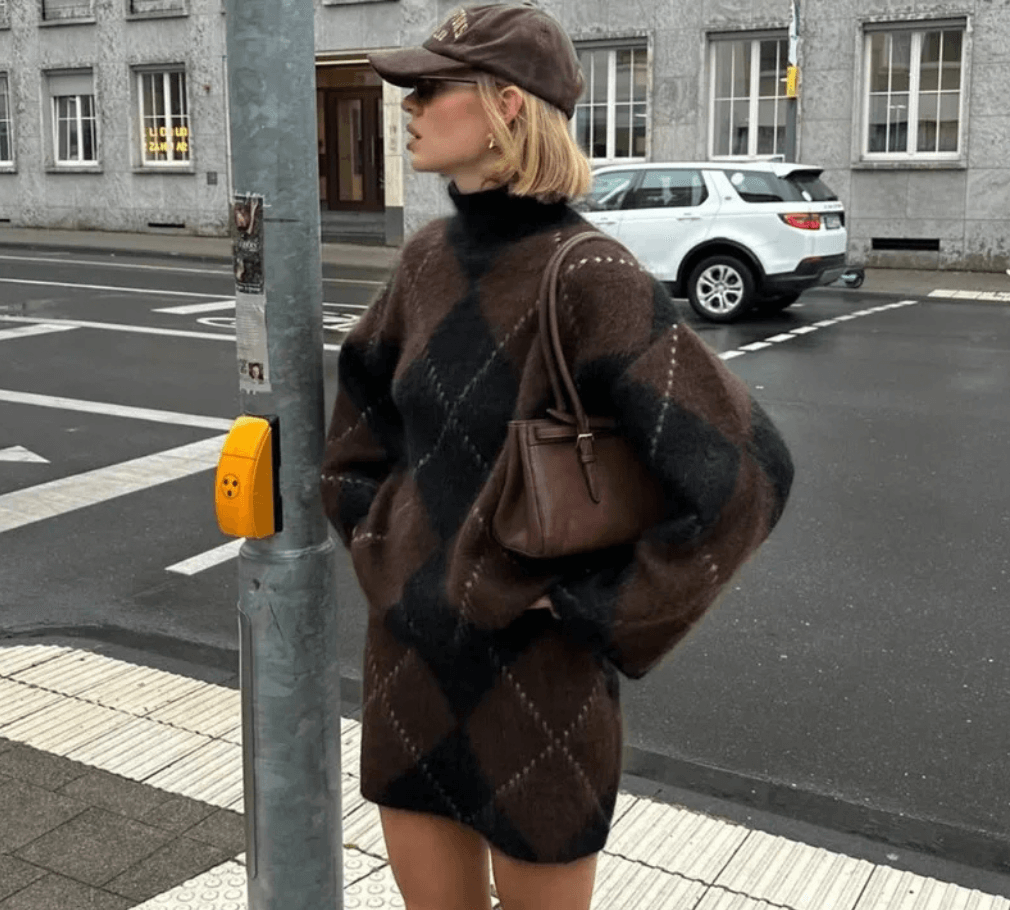 Mini Rock & Pullover mit Rautenmuster - im weichen Strick zum wohlfühlen