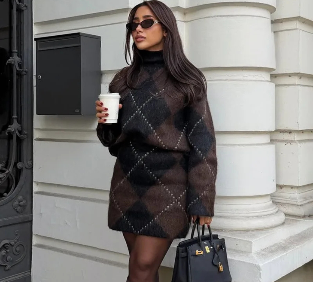 Mini Rock & Pullover mit Rautenmuster - im weichen Strick zum wohlfühlen