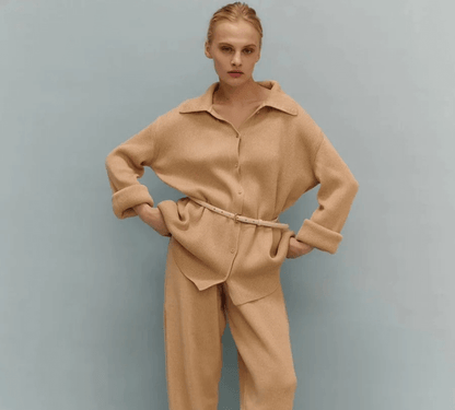 Zweiteiliges weiches Strick-Set - Eleganz in Deiner wärmsten Form