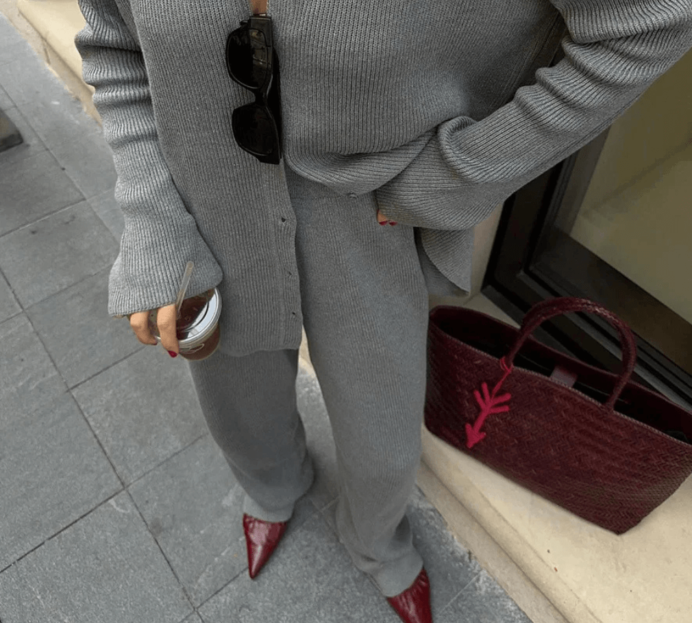 Zweiteiliges weiches Strick-Set - Eleganz in Deiner wärmsten Form