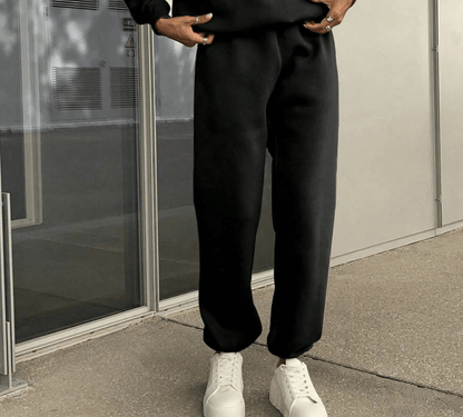 Sportlich, stylisch und bequem – Der perfekte Trainingsanzug für Dich